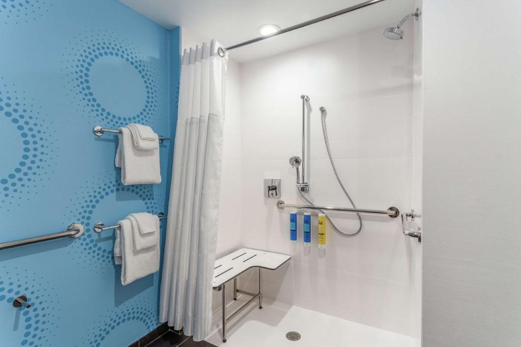 Room image 2
